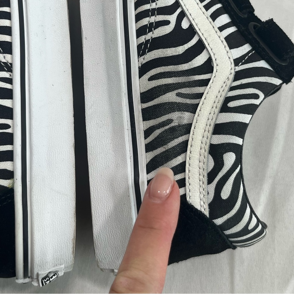 Vans Old Skool Zebra Skate Sneakers W 9 M 7.5 Unisex, Straps - Picture 11 of 11